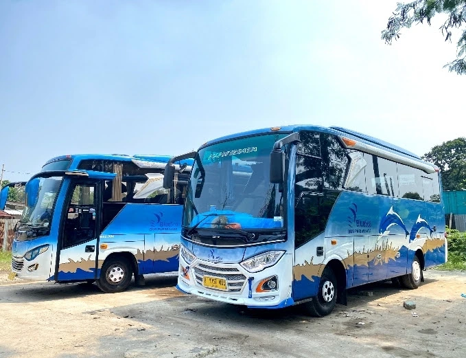 rental-minibus-31-seat